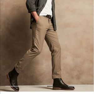 Men’s Banana republic khaki pants